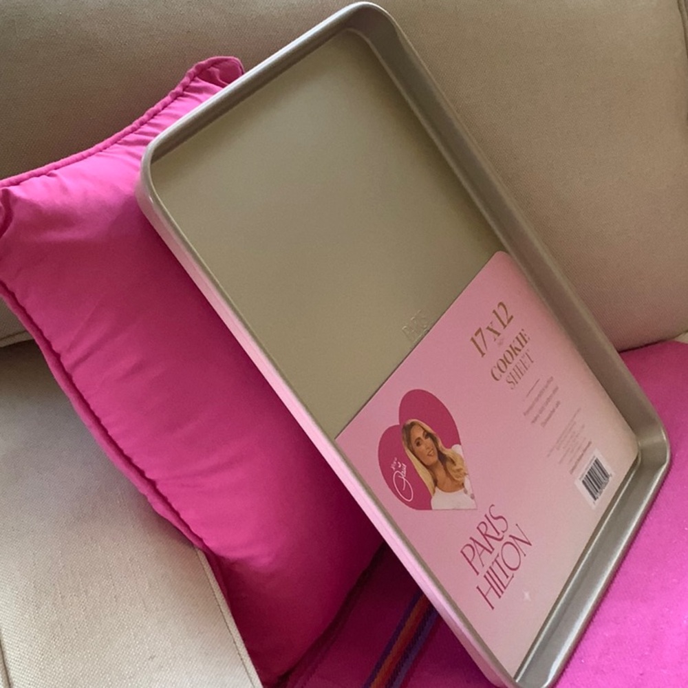 💗💖17 x 12 INCH Paris Hilton Cookie Sheet